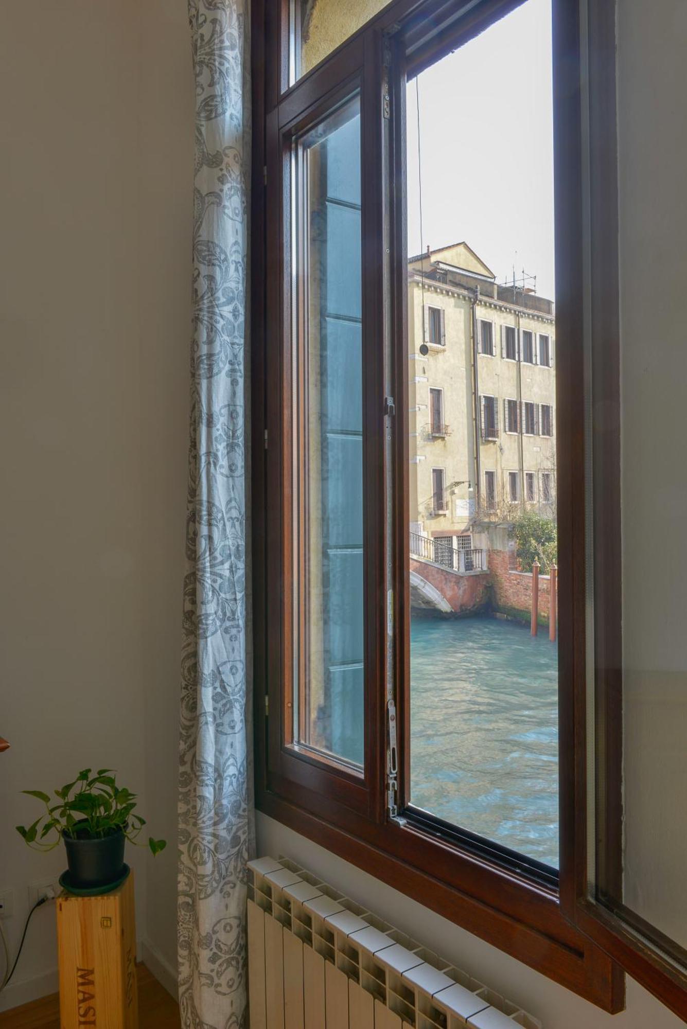 Ca' Dino Venice - Canal View Eksteriør billede